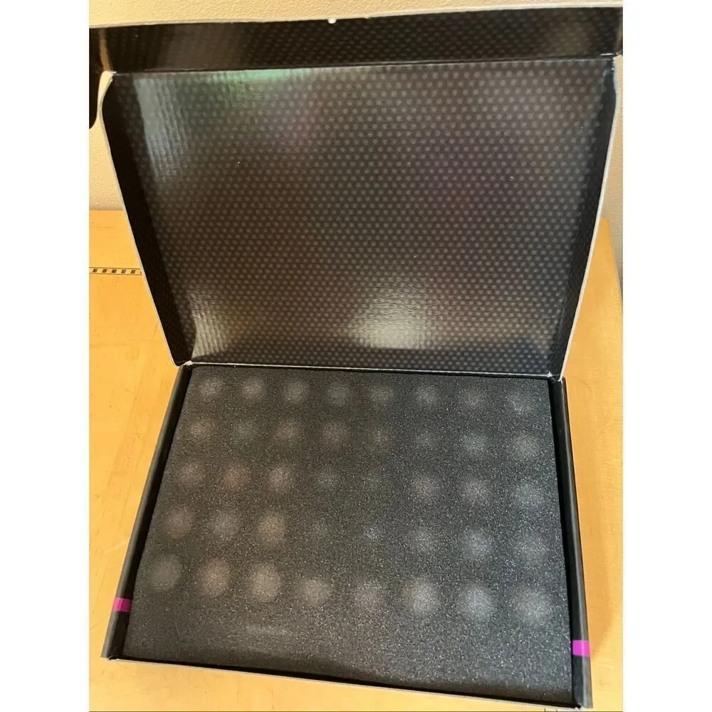 Shany Loose Pearl Eye Shadow Set of 40 Colors Includes 2 Brushes